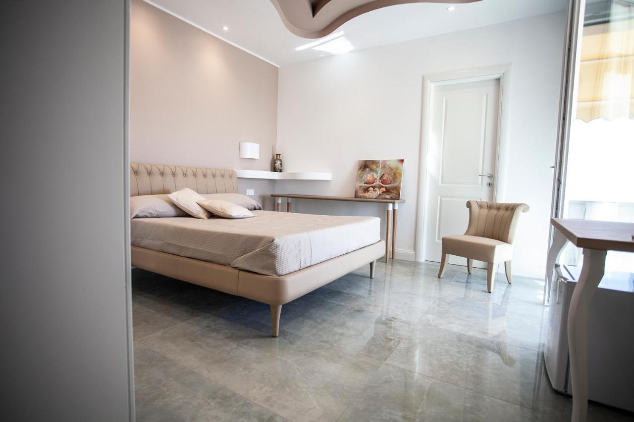 Cavalieri D'Oro Luxury House Hotel Анцио Екстериор снимка