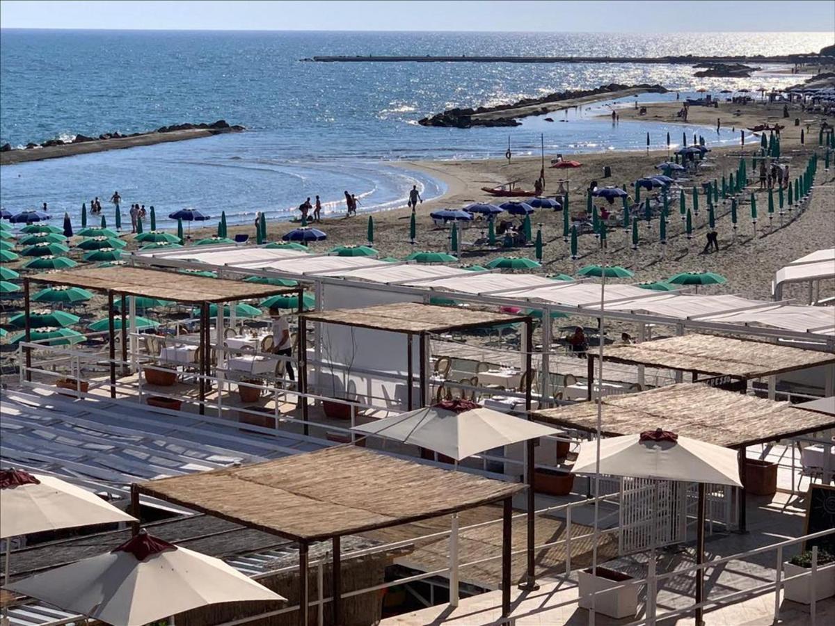 Cavalieri D'Oro Luxury House Hotel Анцио Екстериор снимка
